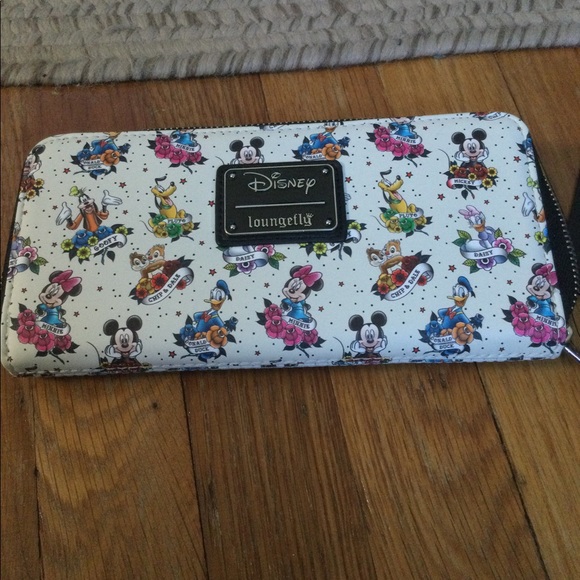 Loungefly sensational 6 wallet - Picture 3 of 12